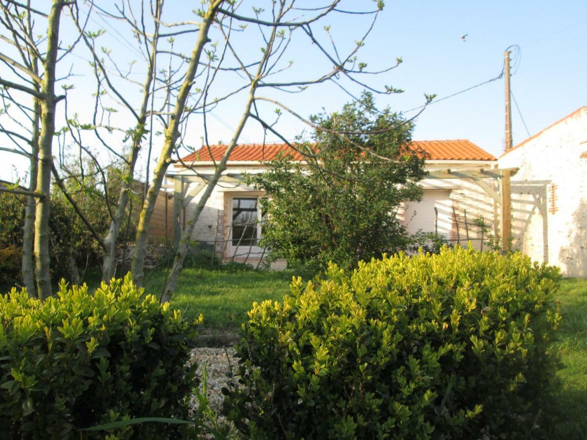 chambres d'hôtes DINEDORT LʼAiguillon-sur-Vie Extérieur photo